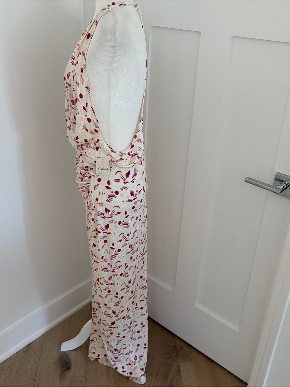 Free People Daria Graphic Maxi Dress Ivory Combo Halter Open Back Size M NWT*X23 - Picture 4 of 6